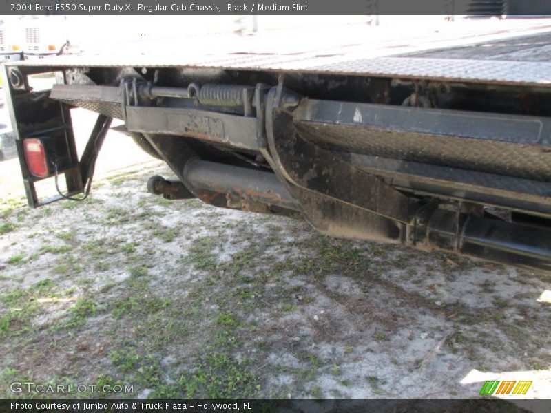 Black / Medium Flint 2004 Ford F550 Super Duty XL Regular Cab Chassis