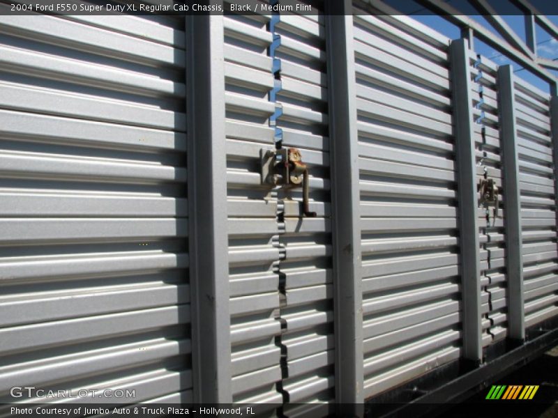Black / Medium Flint 2004 Ford F550 Super Duty XL Regular Cab Chassis