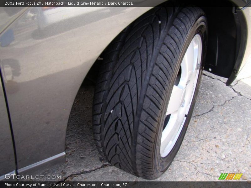 Liquid Grey Metallic / Dark Charcoal 2002 Ford Focus ZX5 Hatchback
