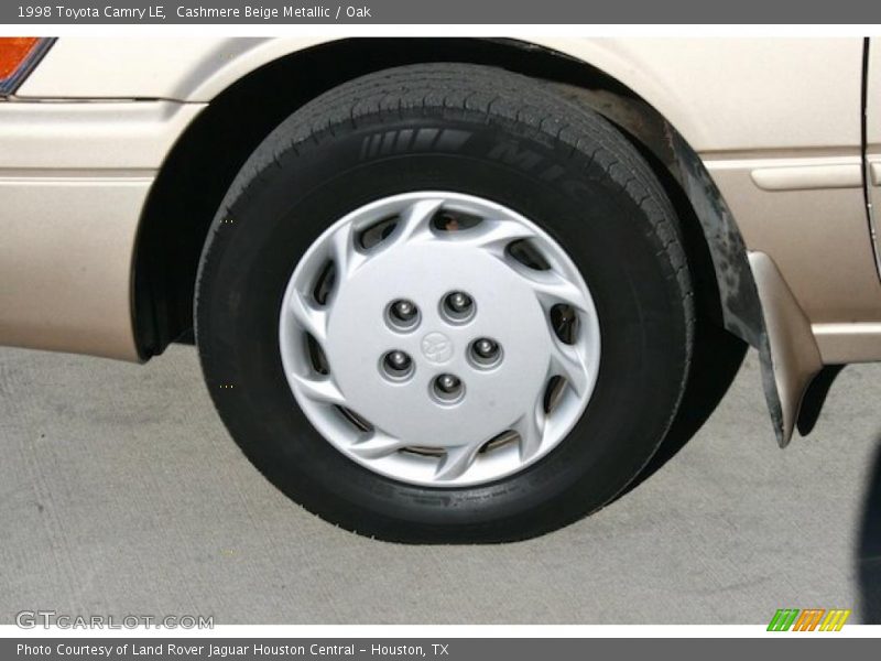 Cashmere Beige Metallic / Oak 1998 Toyota Camry LE