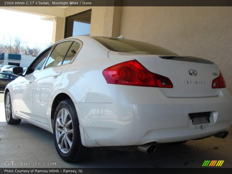 Moonlight White / Stone 2009 Infiniti G 37 x Sedan