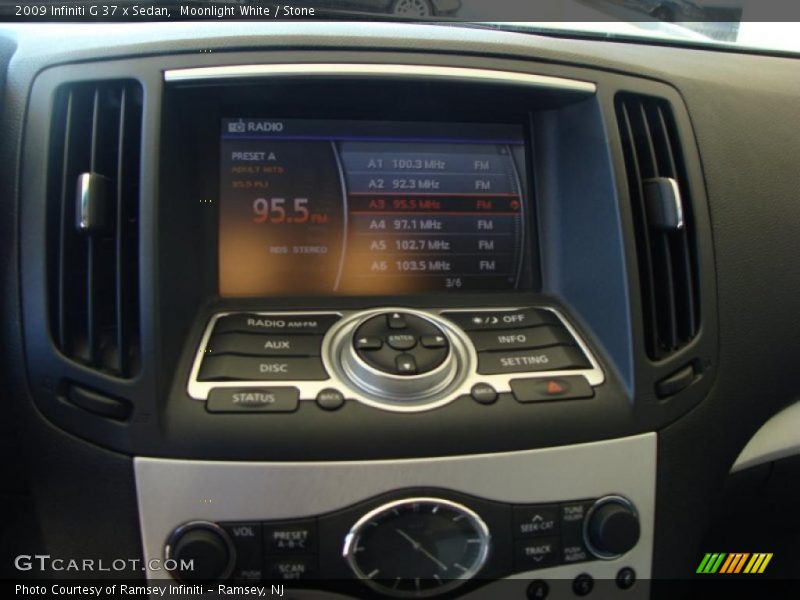 Moonlight White / Stone 2009 Infiniti G 37 x Sedan