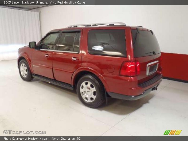 Vivid Red Metallic / Camel 2005 Lincoln Navigator Ultimate