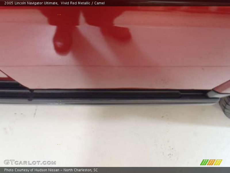 Vivid Red Metallic / Camel 2005 Lincoln Navigator Ultimate