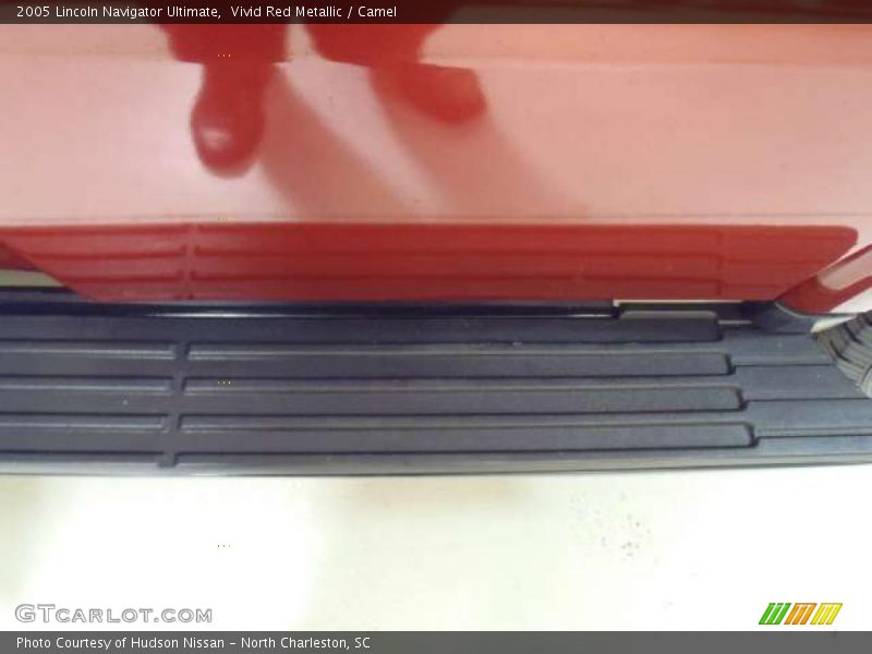 Vivid Red Metallic / Camel 2005 Lincoln Navigator Ultimate