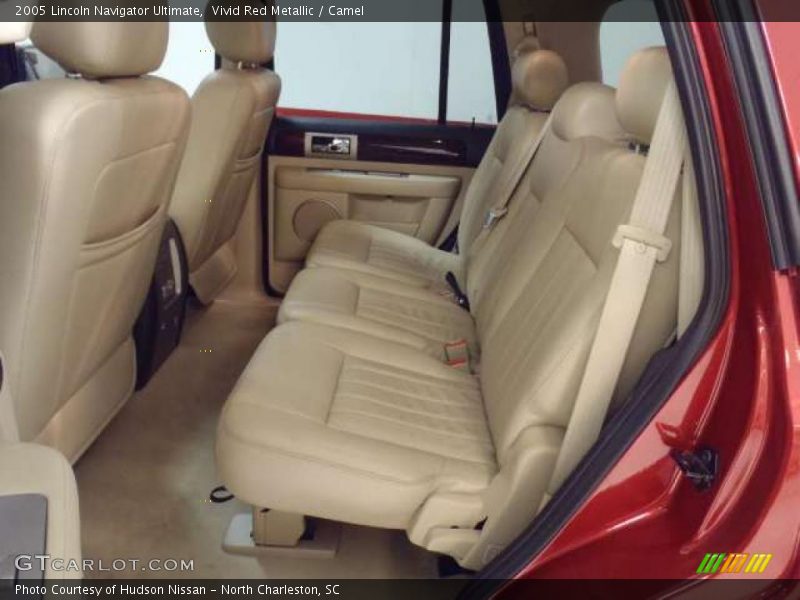 Vivid Red Metallic / Camel 2005 Lincoln Navigator Ultimate