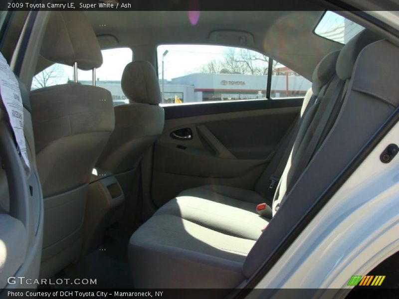 Super White / Ash 2009 Toyota Camry LE