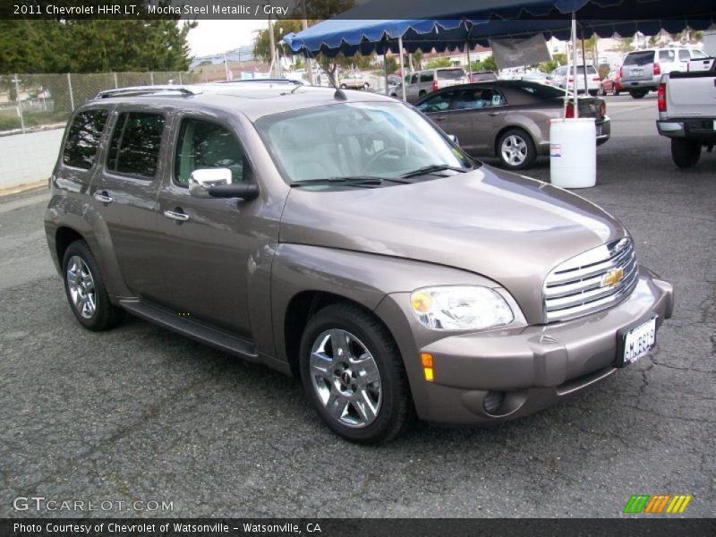 Front 3/4 View of 2011 HHR LT