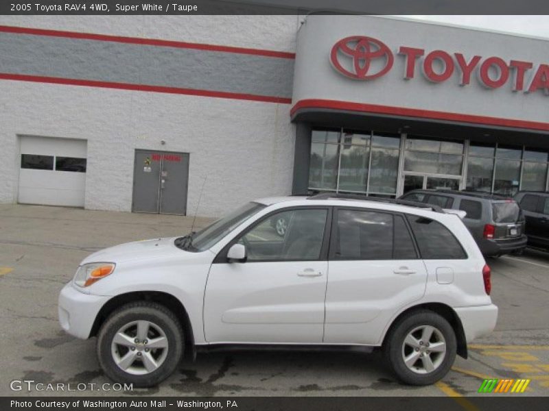 Super White / Taupe 2005 Toyota RAV4 4WD