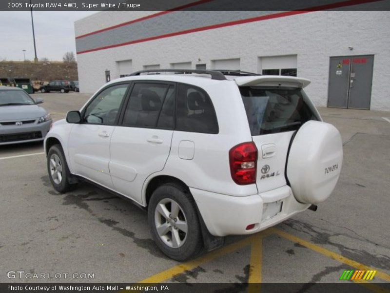 Super White / Taupe 2005 Toyota RAV4 4WD