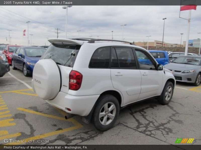 Super White / Taupe 2005 Toyota RAV4 4WD