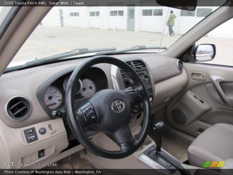 Super White / Taupe 2005 Toyota RAV4 4WD