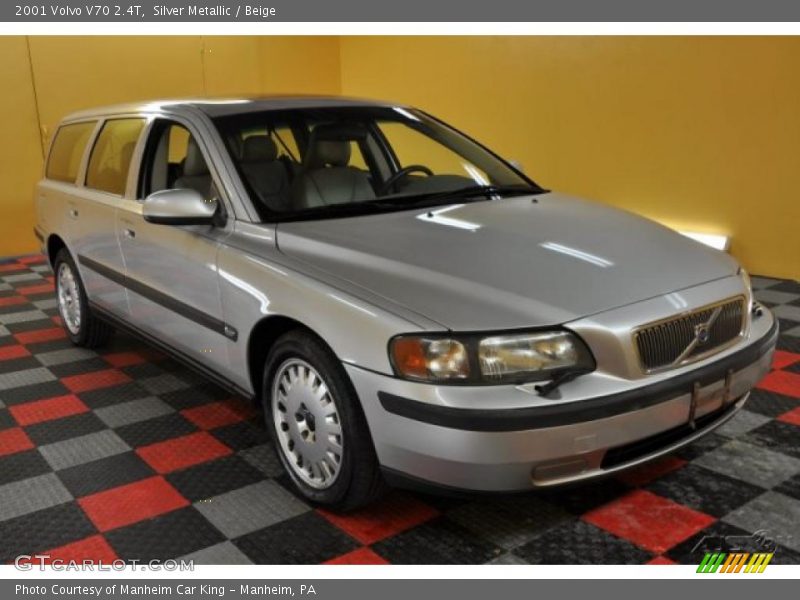 Silver Metallic / Beige 2001 Volvo V70 2.4T