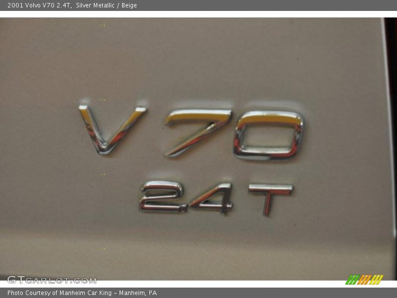 Silver Metallic / Beige 2001 Volvo V70 2.4T