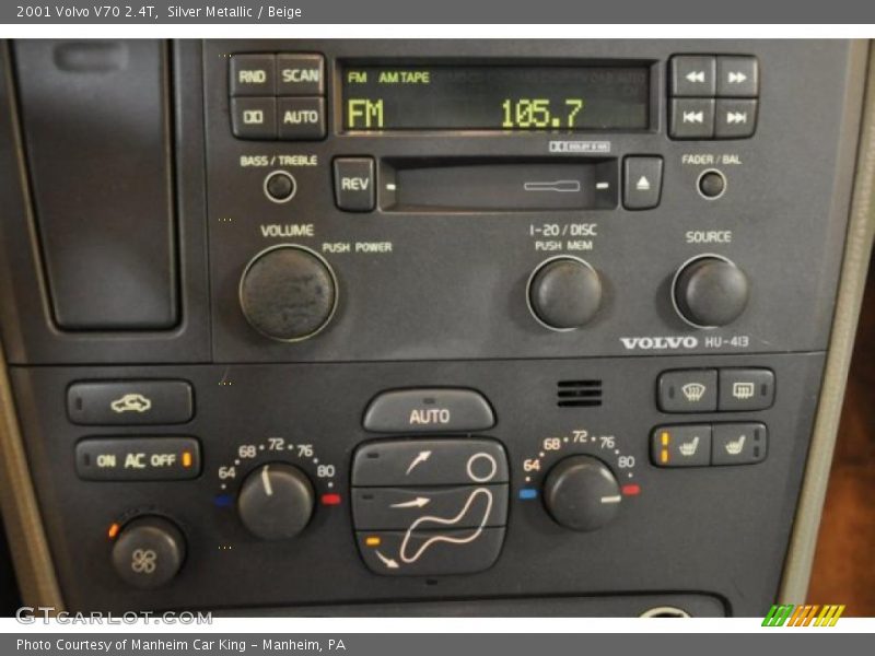 Silver Metallic / Beige 2001 Volvo V70 2.4T