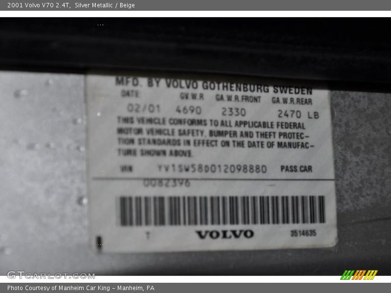 Silver Metallic / Beige 2001 Volvo V70 2.4T