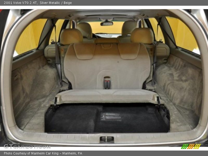 Silver Metallic / Beige 2001 Volvo V70 2.4T