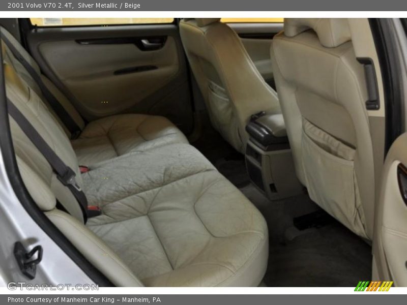 Silver Metallic / Beige 2001 Volvo V70 2.4T