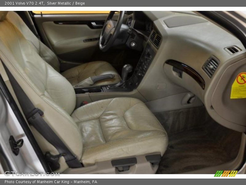 Silver Metallic / Beige 2001 Volvo V70 2.4T