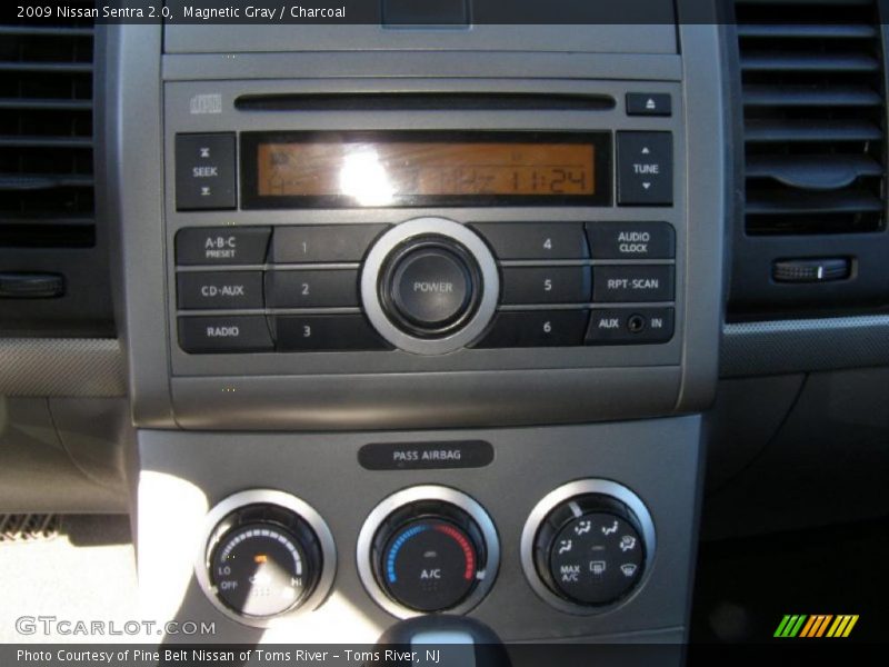 Magnetic Gray / Charcoal 2009 Nissan Sentra 2.0