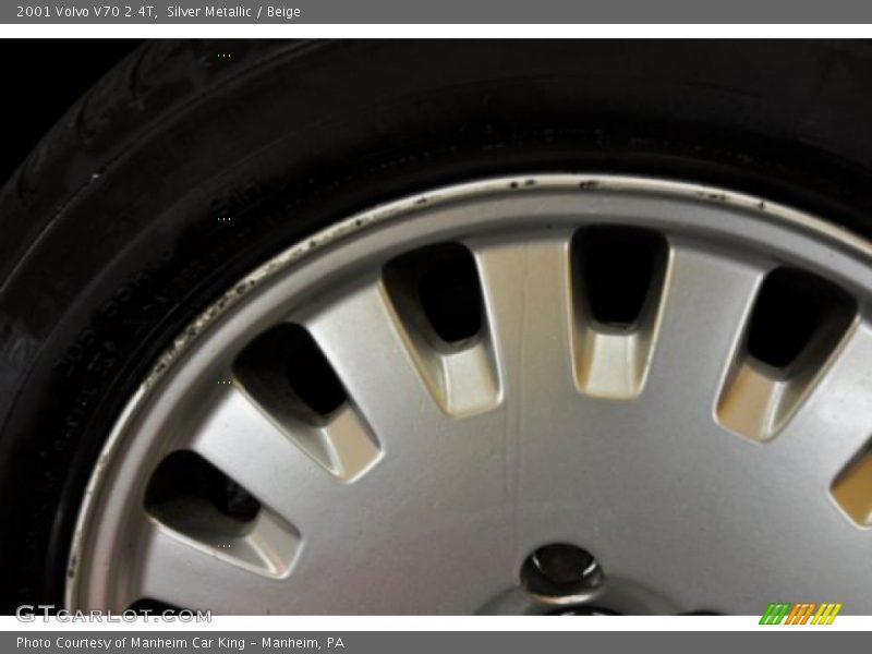 Silver Metallic / Beige 2001 Volvo V70 2.4T