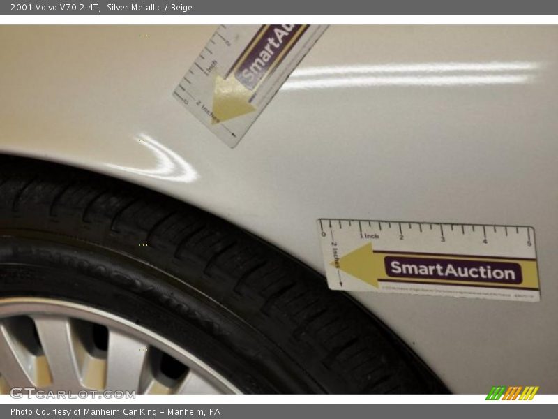 Silver Metallic / Beige 2001 Volvo V70 2.4T