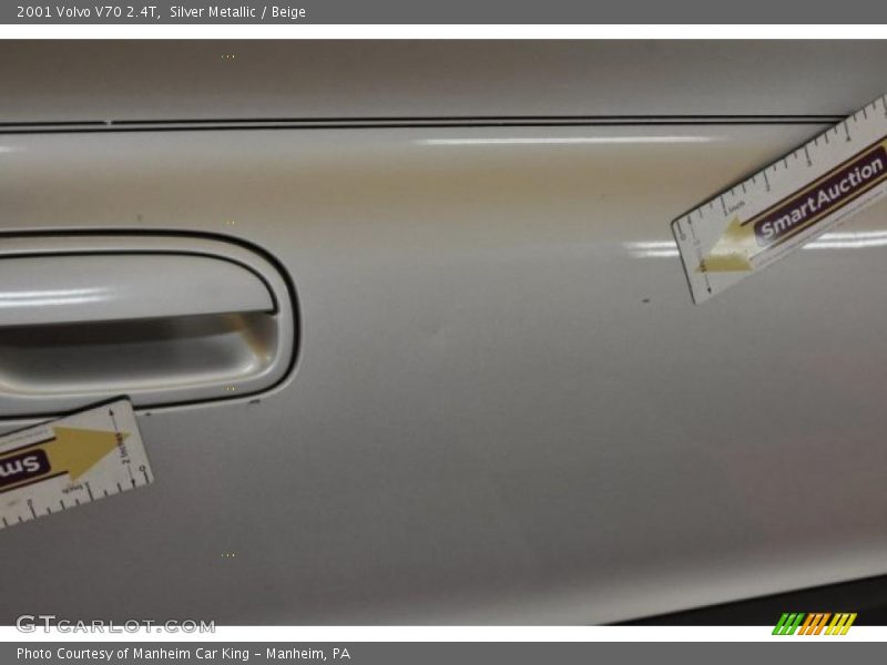 Silver Metallic / Beige 2001 Volvo V70 2.4T