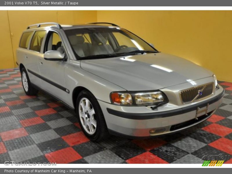 Silver Metallic / Taupe 2001 Volvo V70 T5