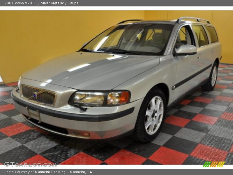 Silver Metallic / Taupe 2001 Volvo V70 T5