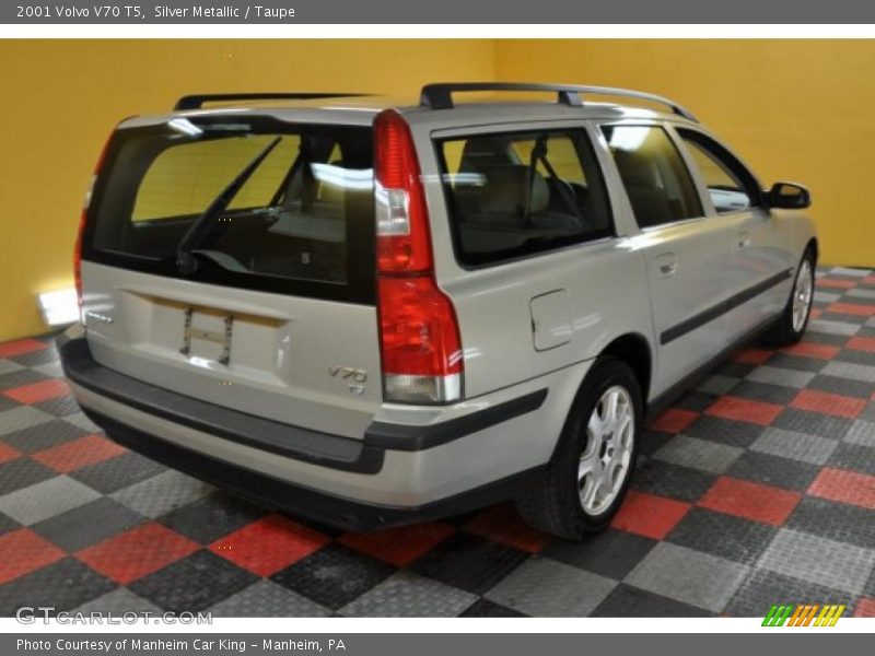 Silver Metallic / Taupe 2001 Volvo V70 T5