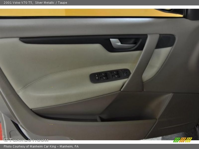 Silver Metallic / Taupe 2001 Volvo V70 T5