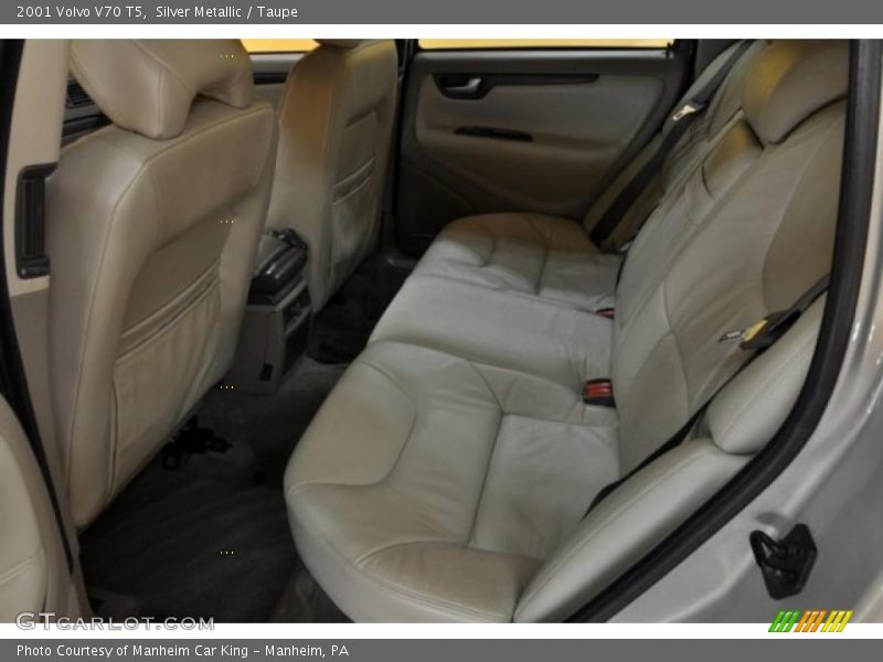 Silver Metallic / Taupe 2001 Volvo V70 T5