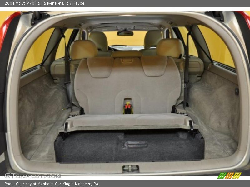 Silver Metallic / Taupe 2001 Volvo V70 T5