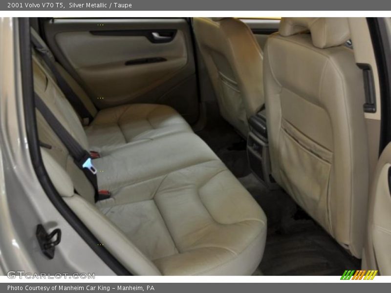 Silver Metallic / Taupe 2001 Volvo V70 T5