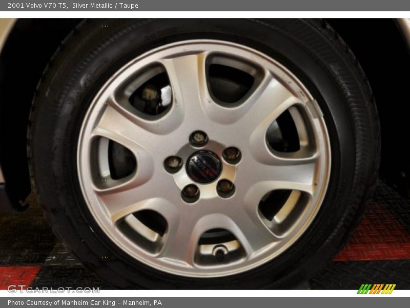 Silver Metallic / Taupe 2001 Volvo V70 T5