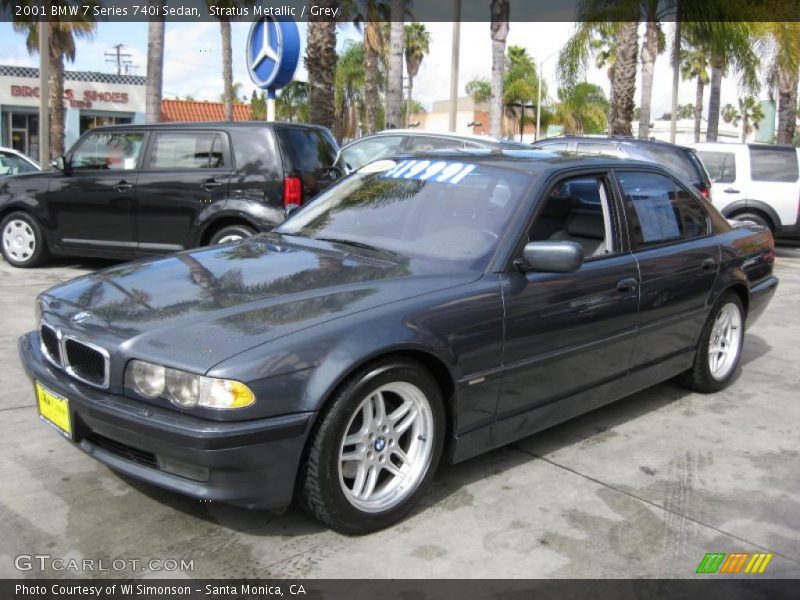 Front 3/4 View of 2001 7 Series 740i Sedan