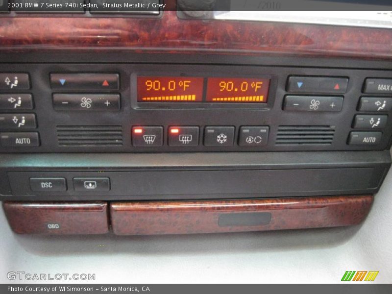 Controls of 2001 7 Series 740i Sedan