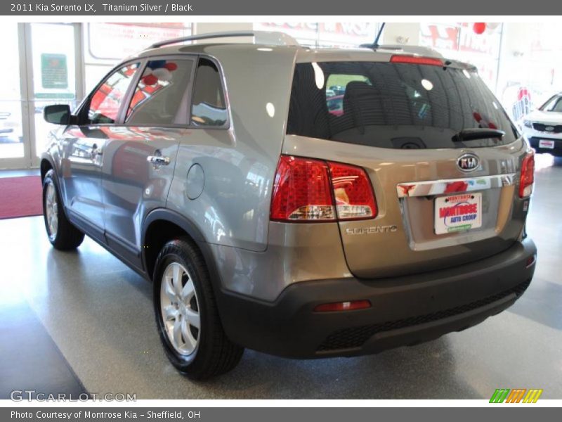 Titanium Silver / Black 2011 Kia Sorento LX