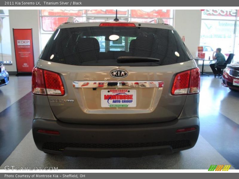 Titanium Silver / Black 2011 Kia Sorento LX