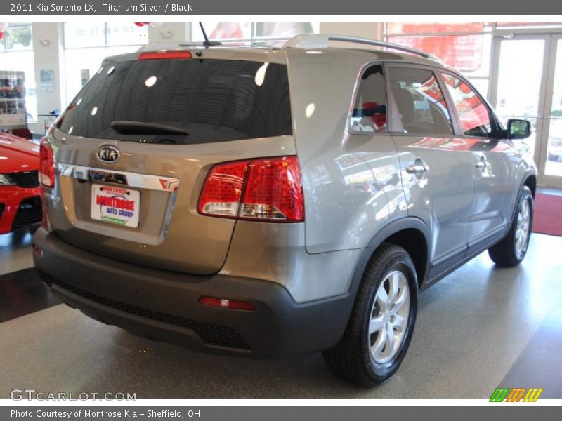 Titanium Silver / Black 2011 Kia Sorento LX