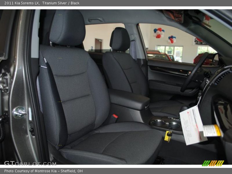 Titanium Silver / Black 2011 Kia Sorento LX