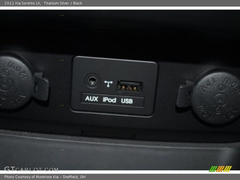 Titanium Silver / Black 2011 Kia Sorento LX