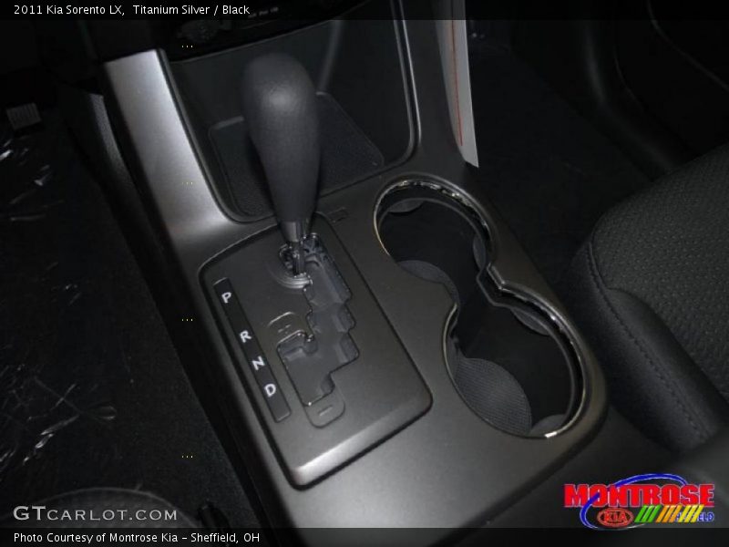 Titanium Silver / Black 2011 Kia Sorento LX