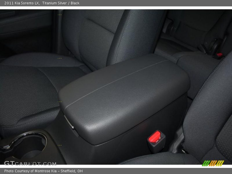 Titanium Silver / Black 2011 Kia Sorento LX