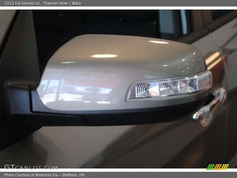 Titanium Silver / Black 2011 Kia Sorento LX