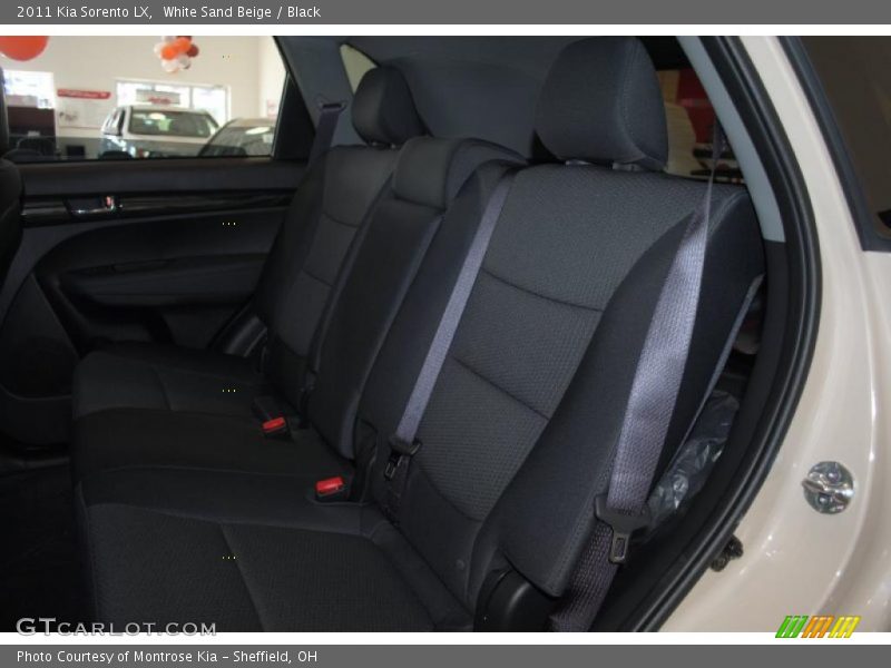 White Sand Beige / Black 2011 Kia Sorento LX