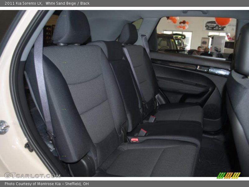 White Sand Beige / Black 2011 Kia Sorento LX