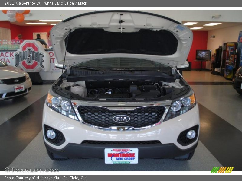 White Sand Beige / Black 2011 Kia Sorento LX