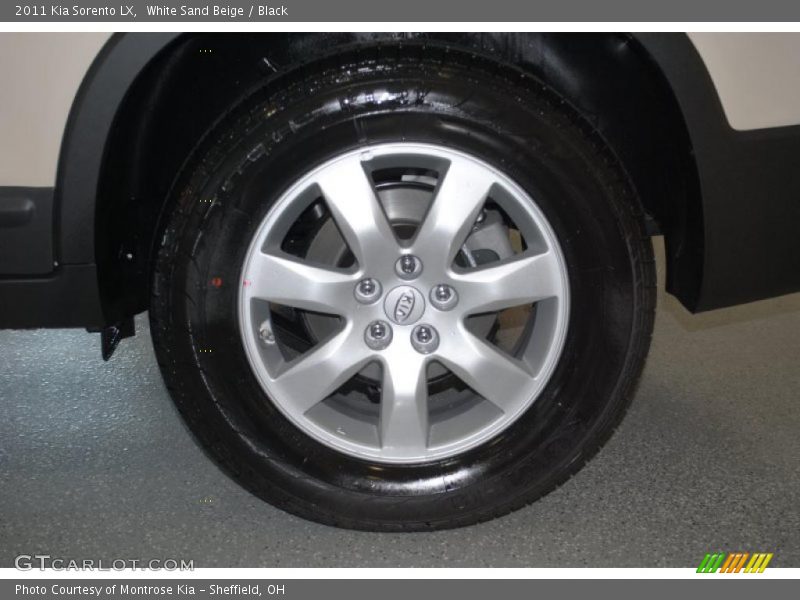 White Sand Beige / Black 2011 Kia Sorento LX
