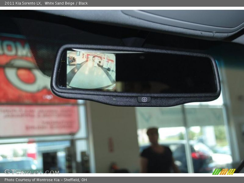 White Sand Beige / Black 2011 Kia Sorento LX
